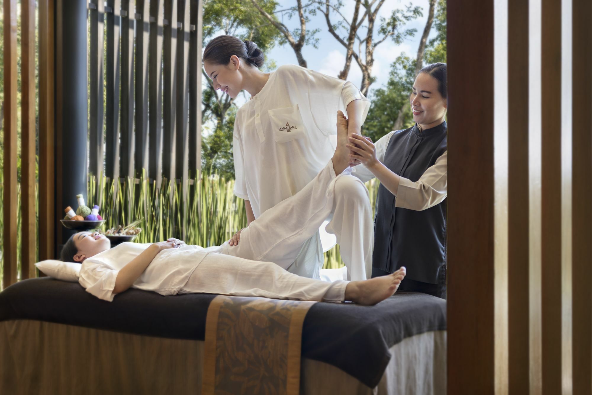 Anantara Chiang Mai Serviced Suites Exteriör bild